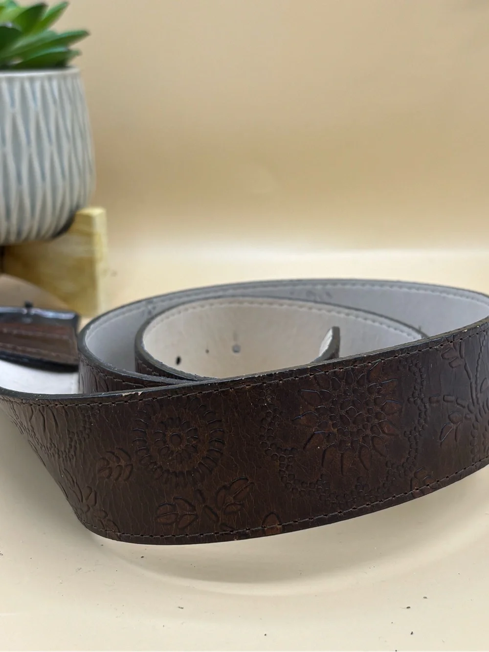 Vintage style Avignon Brown Floral Leather Belt